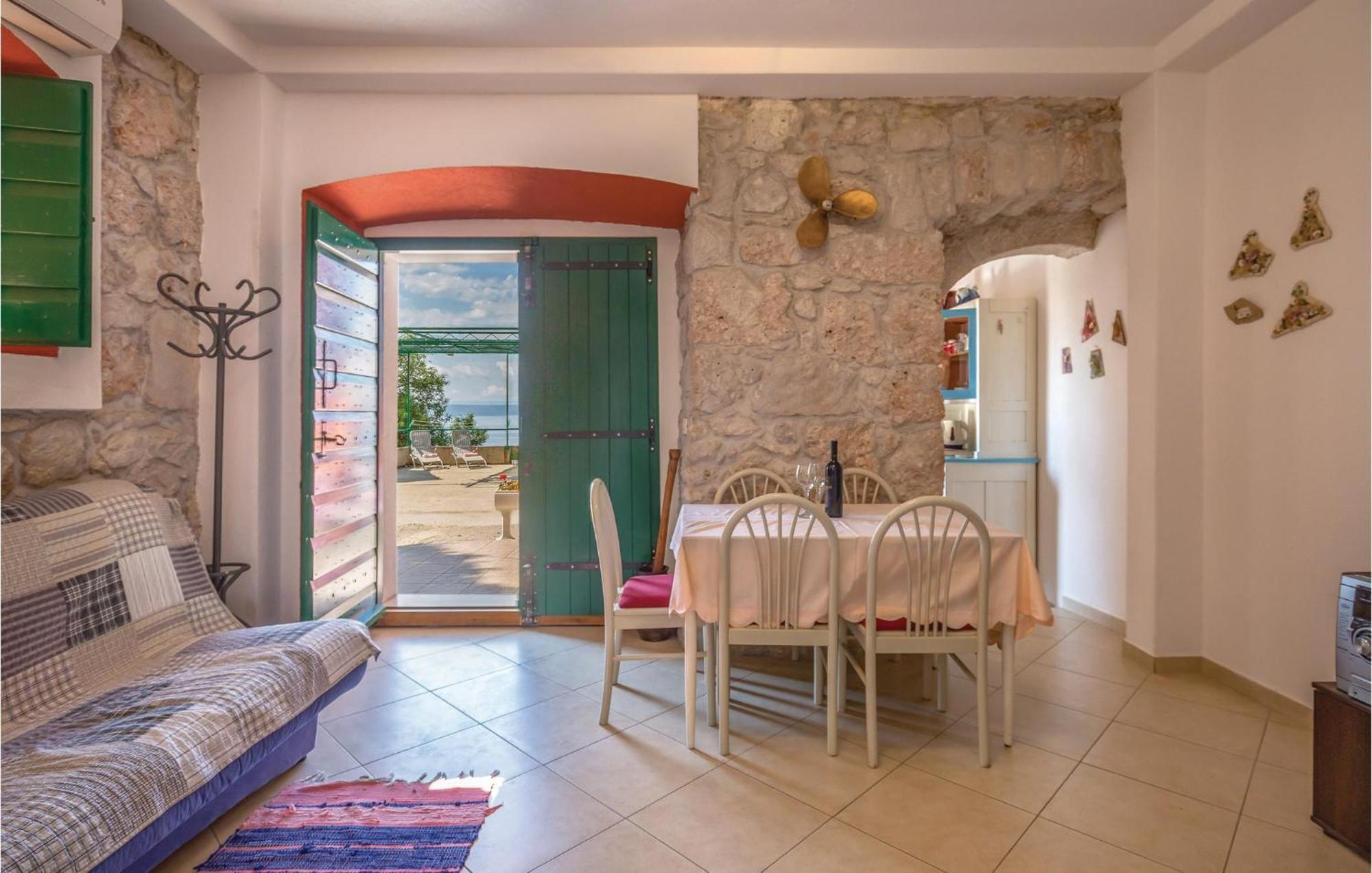 Awesome Home In Podgora With Kitchen 外观 照片
