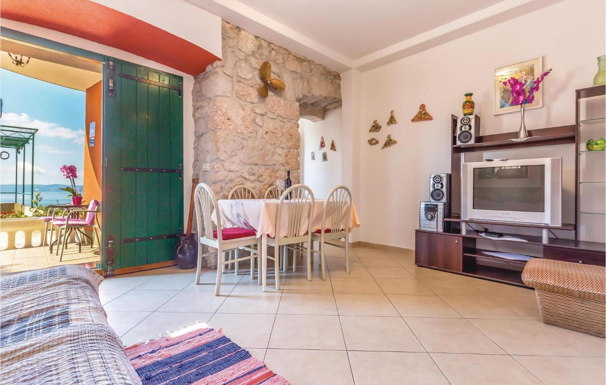 Awesome Home In Podgora With Kitchen 外观 照片