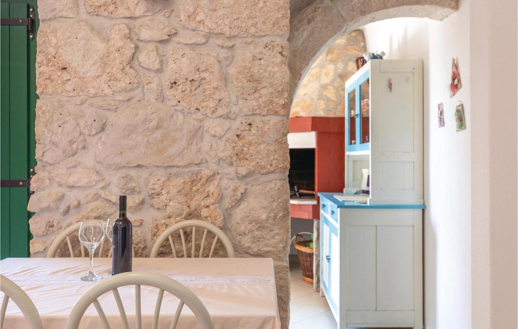 Awesome Home In Podgora With Kitchen 外观 照片