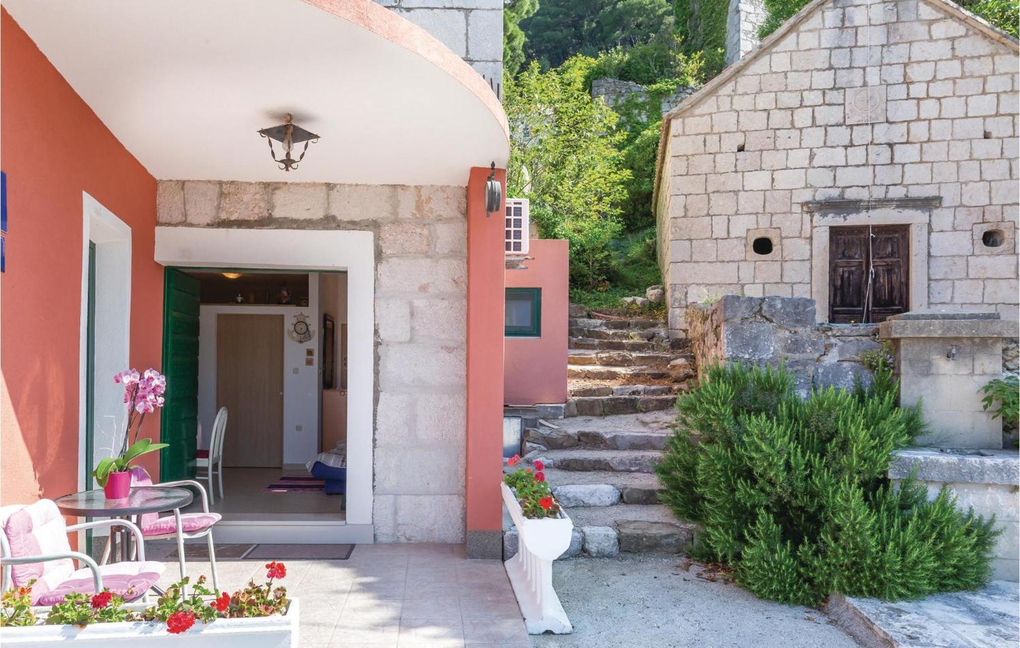 Awesome Home In Podgora With Kitchen 外观 照片
