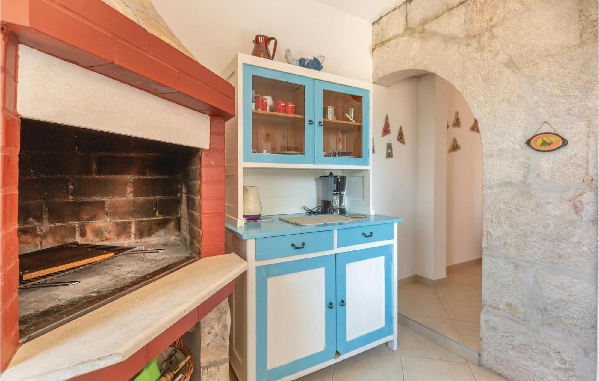 Awesome Home In Podgora With Kitchen 外观 照片