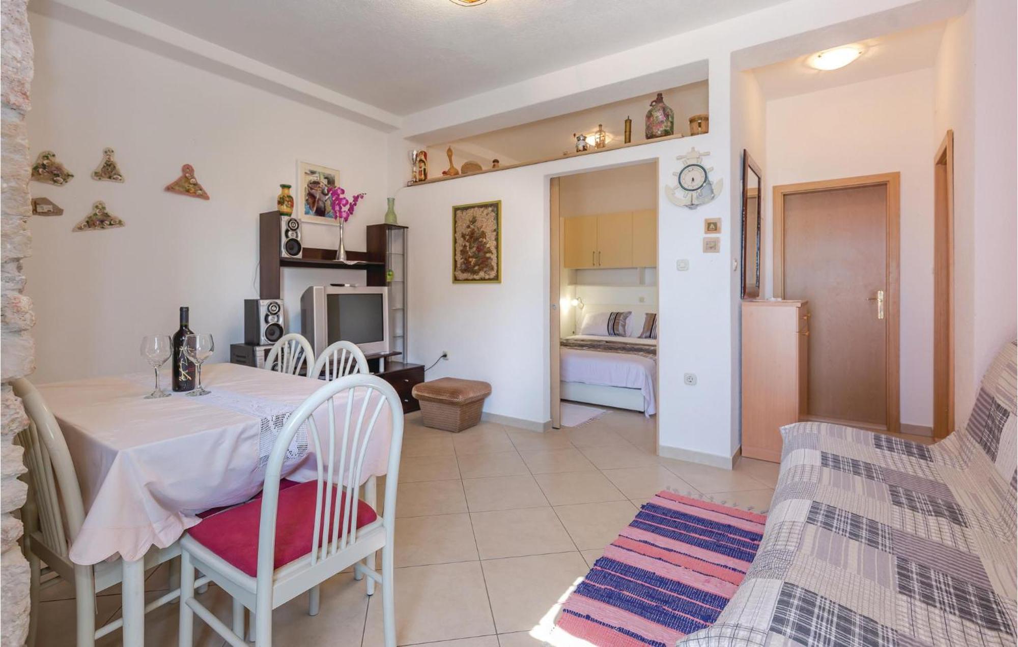 Awesome Home In Podgora With Kitchen 外观 照片